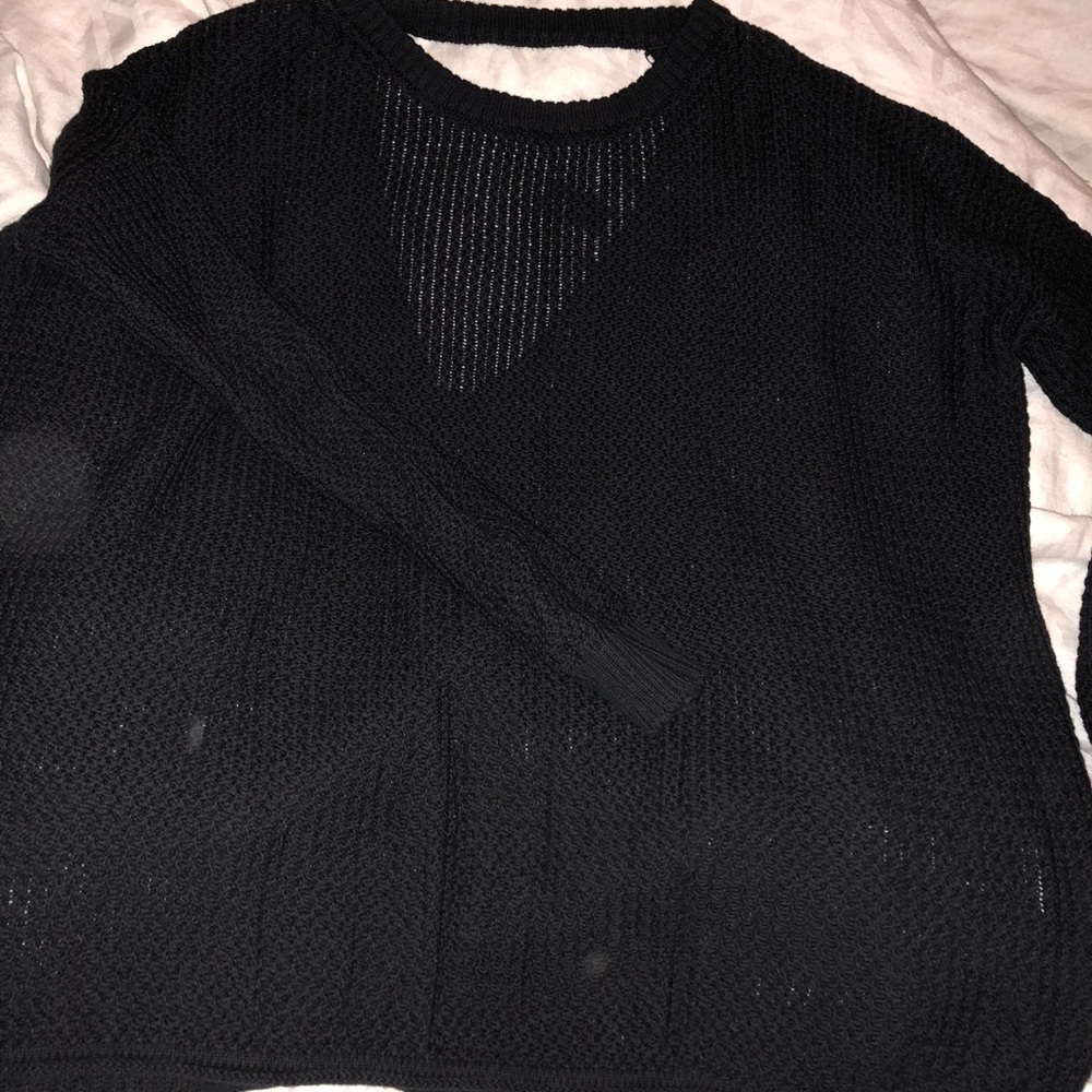 Key hole back sweater